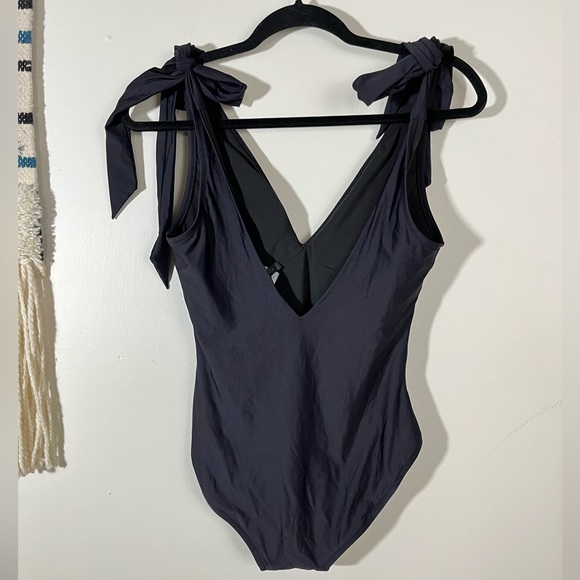 Jcrew black v neck tie strap one piece swimsuit - Picture 5 of 8